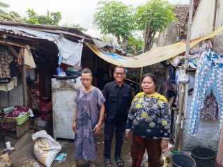 Cegah Bahaya, Kades Genteng Wetan Tinjau Rumah Warga Hampir Roboh Dusun Krajan