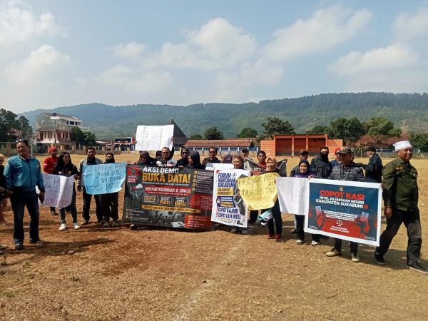 Kejari Sukabumi Didesak Buka Data Proyek Strategis, Massa Juga Tuntut Kasi Intel Dicopot
