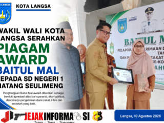 Wakil Wali Kota Langsa Serahkan Piagam AWARD Baitul Mal Kepada SD Negeri 1 Matang Seulimeng