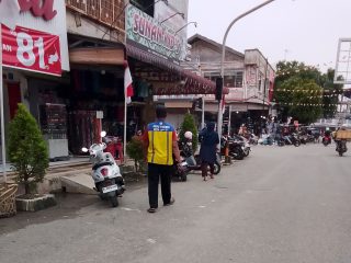 Jukir "Resmi" Pungut Parkir Ilegal, Tak Pernah Berikan Karcis ke Pengendara, Dishub Sibuk E- Parking, Pemegang Kontrak Sibuk Proyek