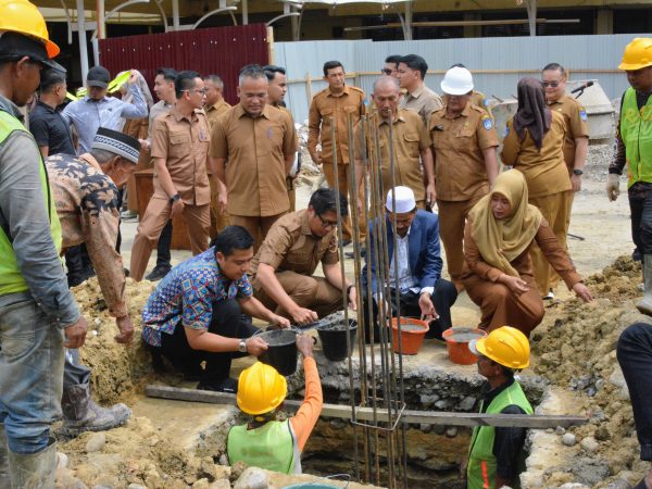 Walikota, Wakil Walikota dan Sekda Langsa Letakkan Batu Pertama Pembangunan Masjid Asy-Syakirin