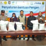 Ringankan Beban Warga, 1.799 KPM di Desa Cibadak Terima Bantuan Beras 30 Kilogram
