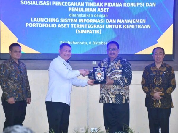PEMKAB SUKABUMI TERIMA HIBAH DARI .KPK.BUPATI"AMANAH YANG HARUS DIKELOLA DENGAN BAIK DAN BERMANFAAT"T