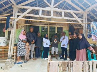 Kondisi rumah Yandi di desa Tanjung pendamping sosial Lakukan pembaruan Data DTSEN