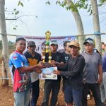 Pertandingan adu layang layang dipinjam yang dipimpin oleh panitia sandi Nugroho yang meraih juara satu Ajis toko jaya abadi