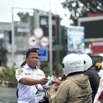 Antisipasi Kesehatan Akibat Kabut Asap Kiriman, Pemko Langsa Bagikan Masker kepada Masyarakat