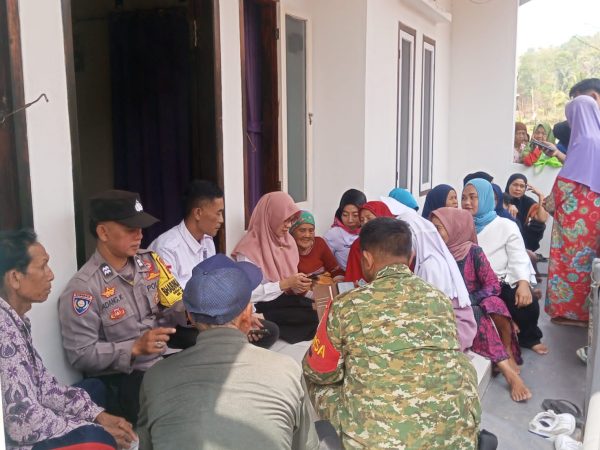 PENDATAAN (KPM)BARU Di DUSUN 09 CILELE DESA SIRNASARI DIHADIRI DINAS SOSIAL (DiNSOS) DAN APARAT SETEMPAT