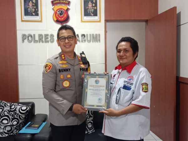 perkuat Sinergi Polri dan Pers Kapolres Sukabumi terima ketua. DPD .IWO. Indonesia