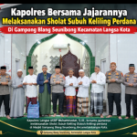 Kapolres Bersama Jajarannya Melaksana Sholat Subuh Keliling Perdana Di Gampong Blang Seunibong Kecamatan Langsa Kota